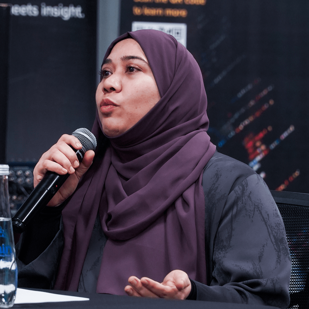 Tasneem Fathima, Senior Solutions Architect at AWS, discussing technology and Women in STEM careers at the Curtin Dubai Executive Roundtable.